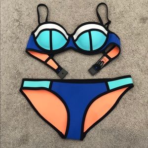 Triangl Colorblock Bikini size xs